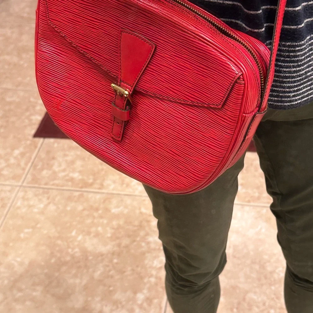 Louie Vuitton Jeune Fille Red Epi - Picture 4 of 16